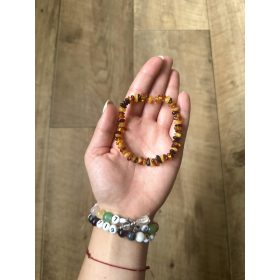 Borostyán karkötő 