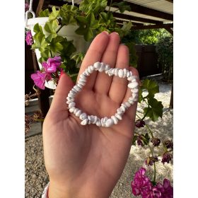 Howlit szemcse karkötő