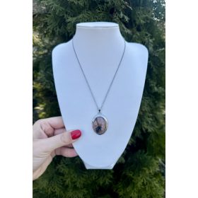 Nyaklánc rodonit medállal (nemesacél)