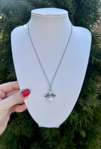 Nyaklánc tejkvarc angyalkával (nemesacél)